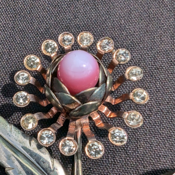 Vintage Flower Brooch Pink Glass Moonglow Stone and Pink Pearls - Picture 3 of 5